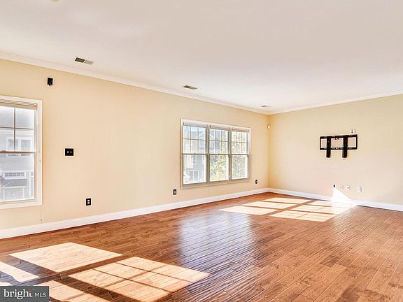 2nd image of 560 Leaning Oak Mews