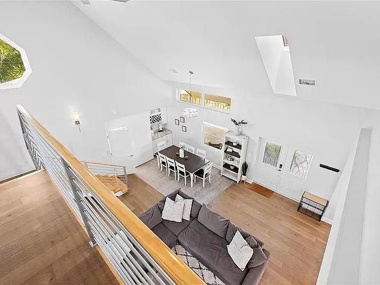 430 Island Cir — Photo 11