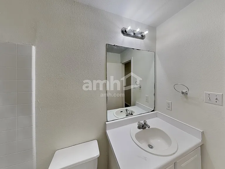 211 Remington Run — Photo 15