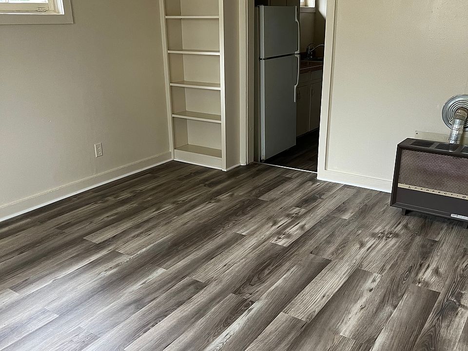 2nd image of 1920 E 22nd St #2