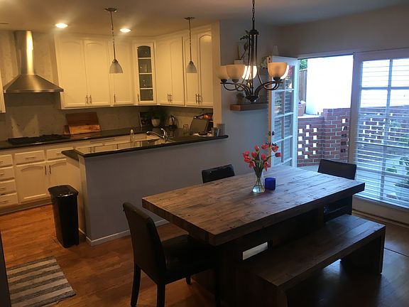 2nd image of 404 W 64th Pl