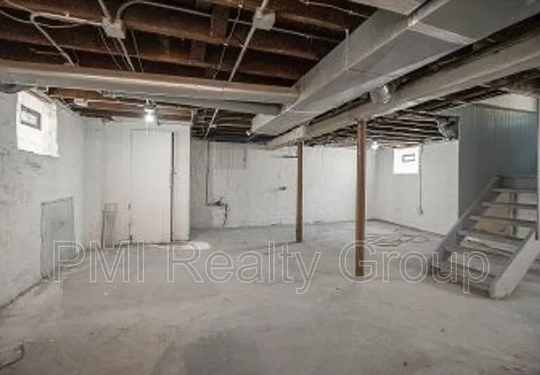 12203 Castlewood Ave — Photo 31