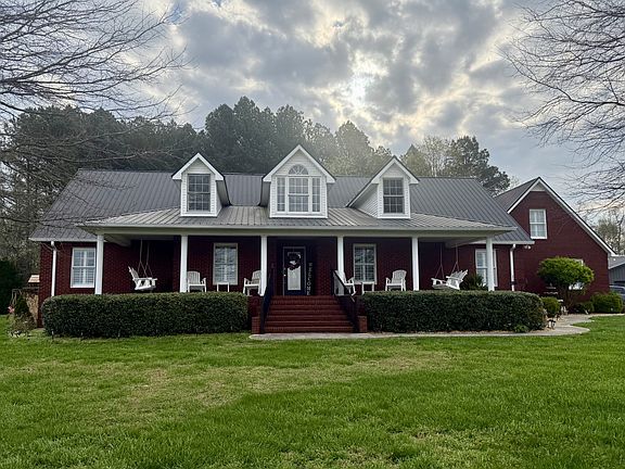 3rd image of 646 Indian Creek Rd
