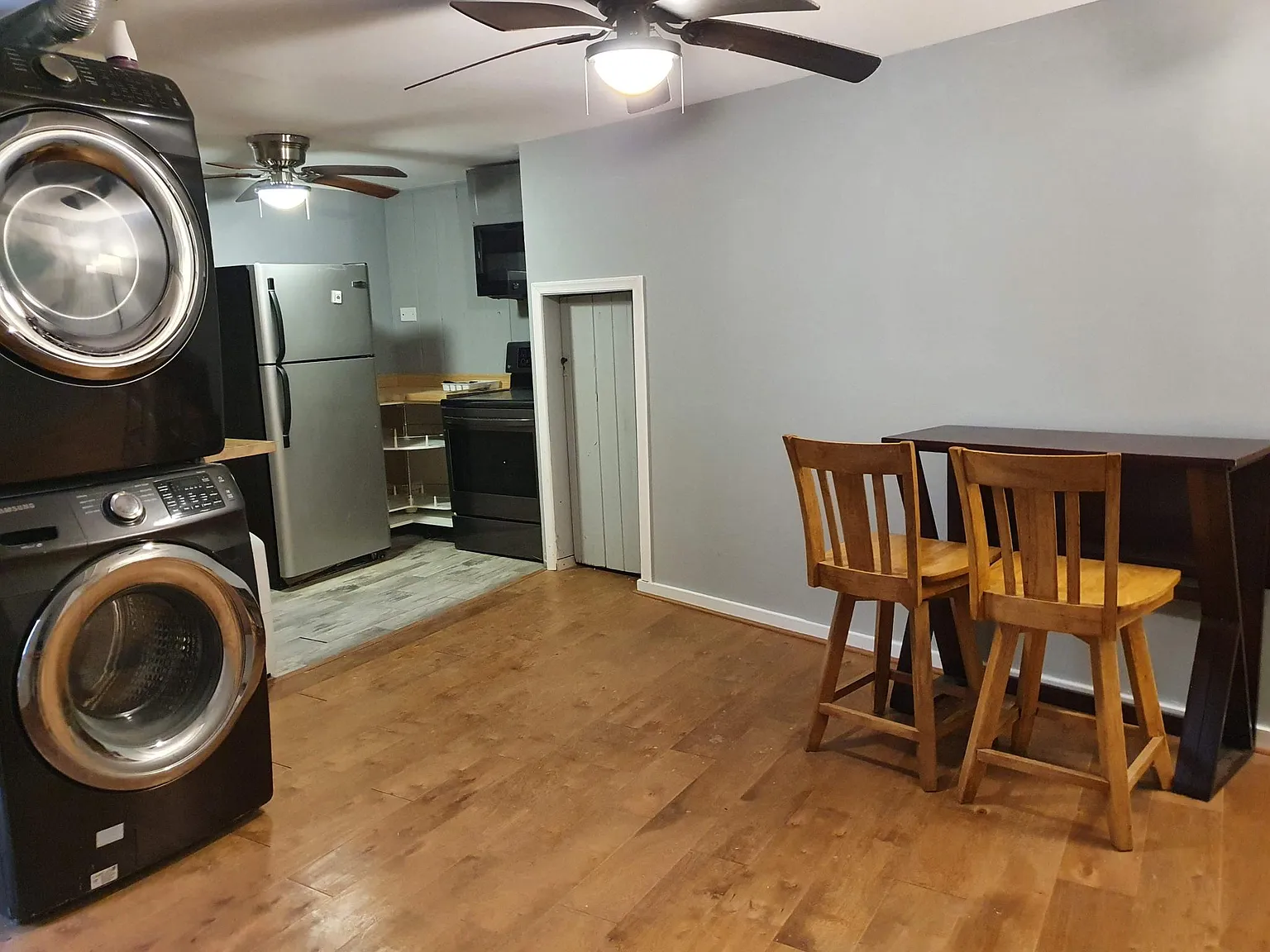 3 bed, 1000 sqft, $797 — Photo 3