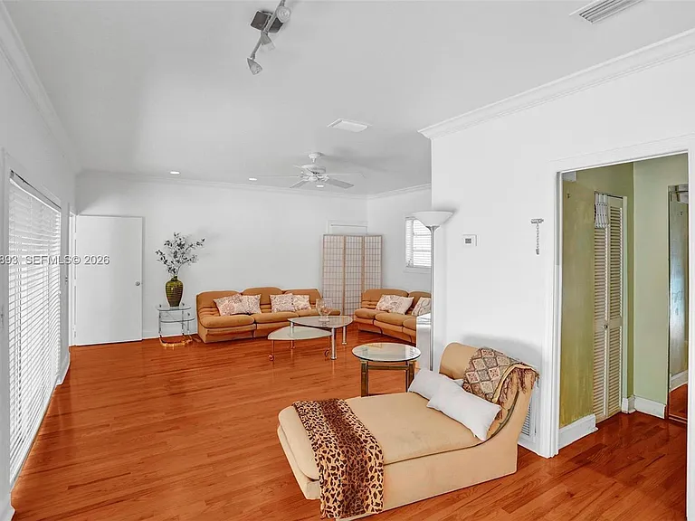 3920 Monserrate St — Photo 29