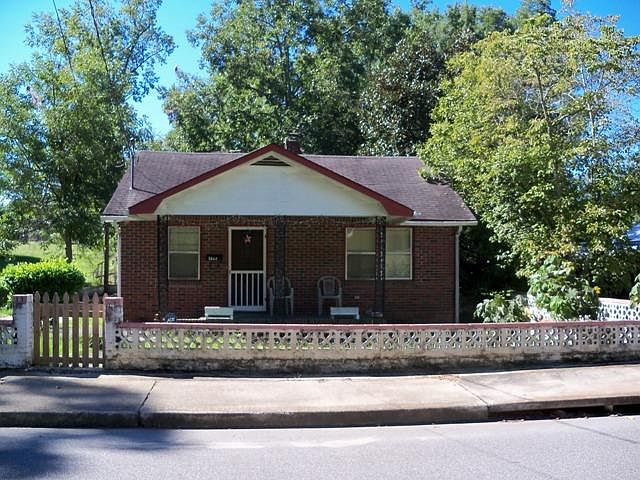 1st image of 922 Peasley St