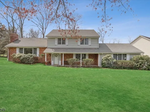 40 Parkside Dr, East Hanover Twp., NJ 07936