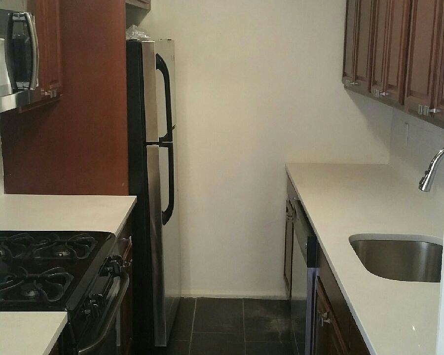 1st image of 21 E 21st St