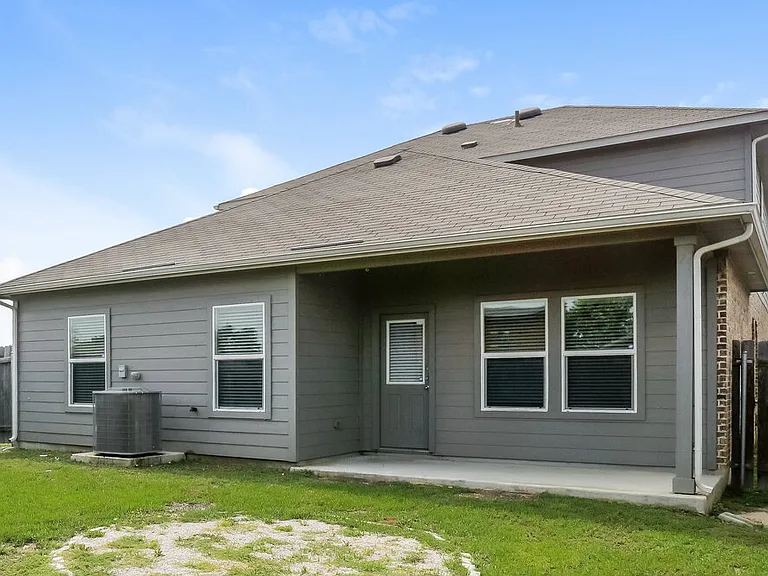775 Monarch Dr — Photo 16