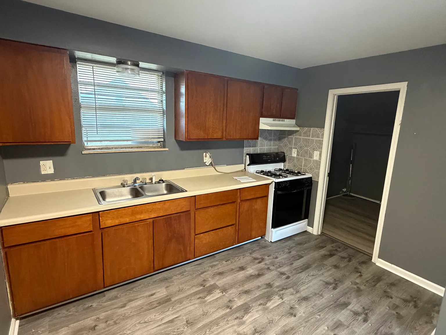 14 Eastgate Dr — Photo 4