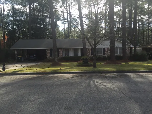 210 Carolina Dr, Tifton, GA 31794