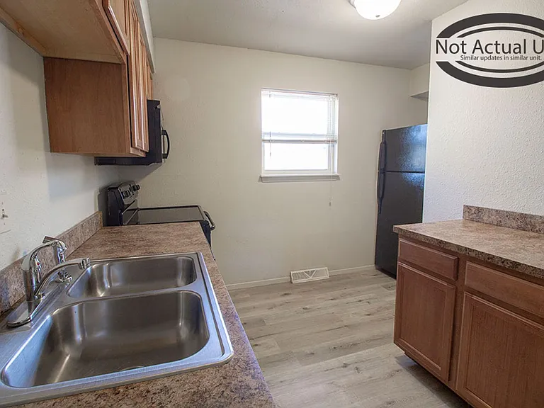 1013 W Ash St — Photo 10