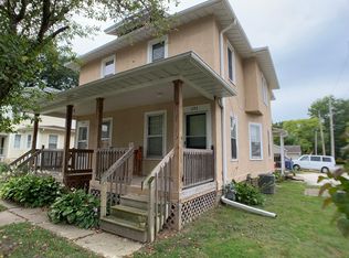 1195 25th St, Moline, IL 61265