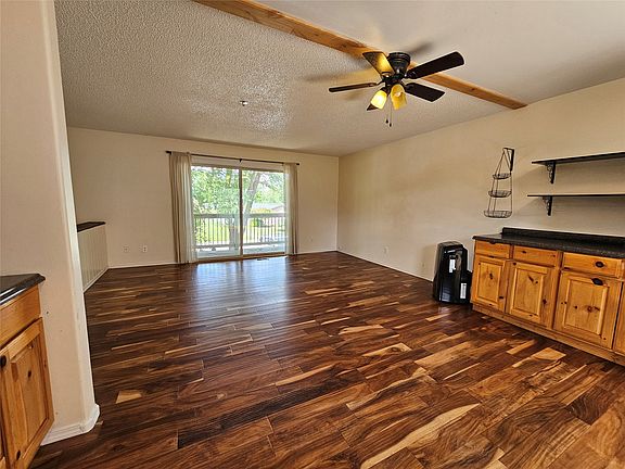 4th image of 417 River Dr