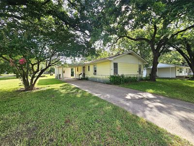 307 E State St, Groesbeck, TX, 76642