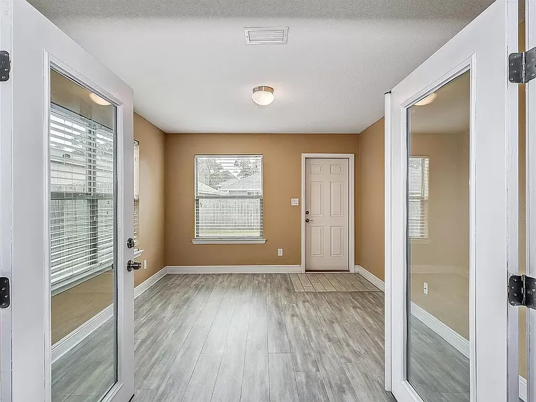 3821 Weatherstone Cir — Photo 12