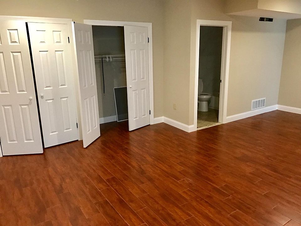 2nd image of 908 Cherry St APT 3F