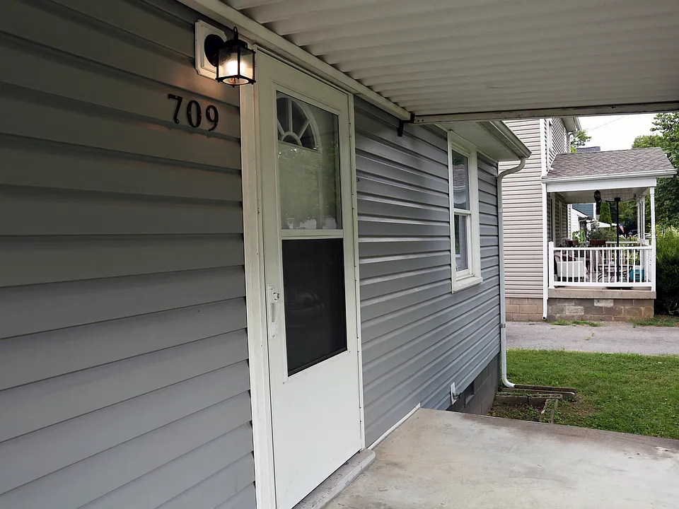 709 Morrow Rd