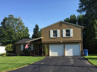 13 Clarion Dr, Whitesboro, NY 13492