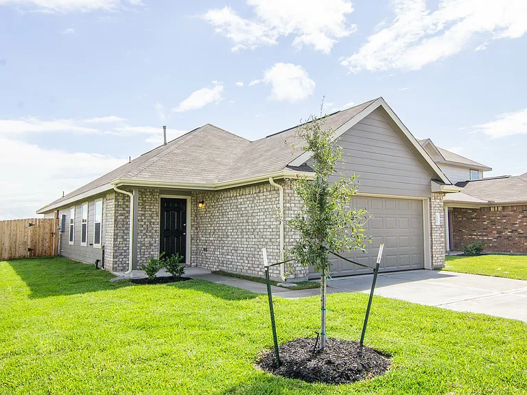 24303 Treviso Gardens Dr — Photo 3