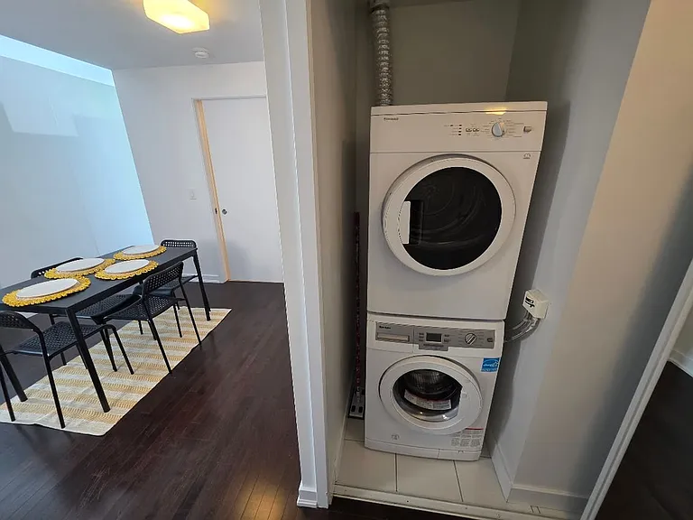 14 York St #5008A — Photo 7