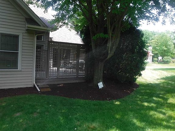 3rd image of 2814 Cotswold Cir