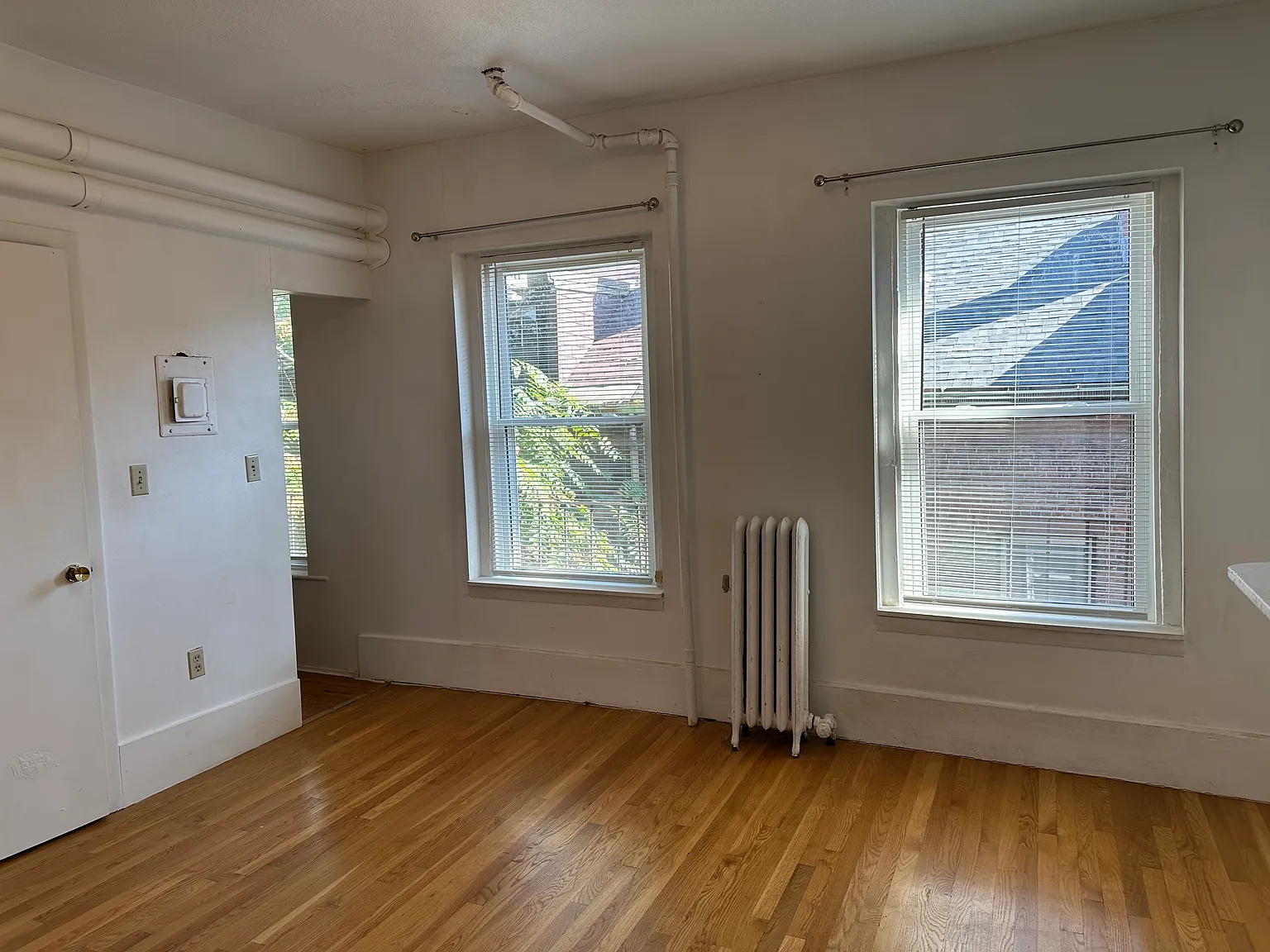 Studio, 400 sqft, $2,200 — Photo 4