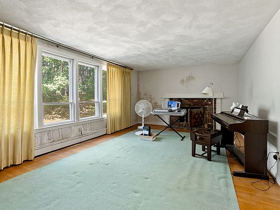 2nd image of 88 Virginia Farme Ln