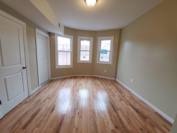 3rd image of 523 S 21st St APT 2