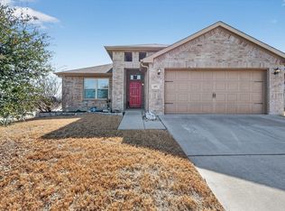 401 Millbrook Ln, Crowley, TX