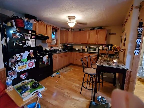 4th image of 620 Fairview Ave