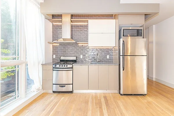 Rented by Hagstrom Management Inc | media 8