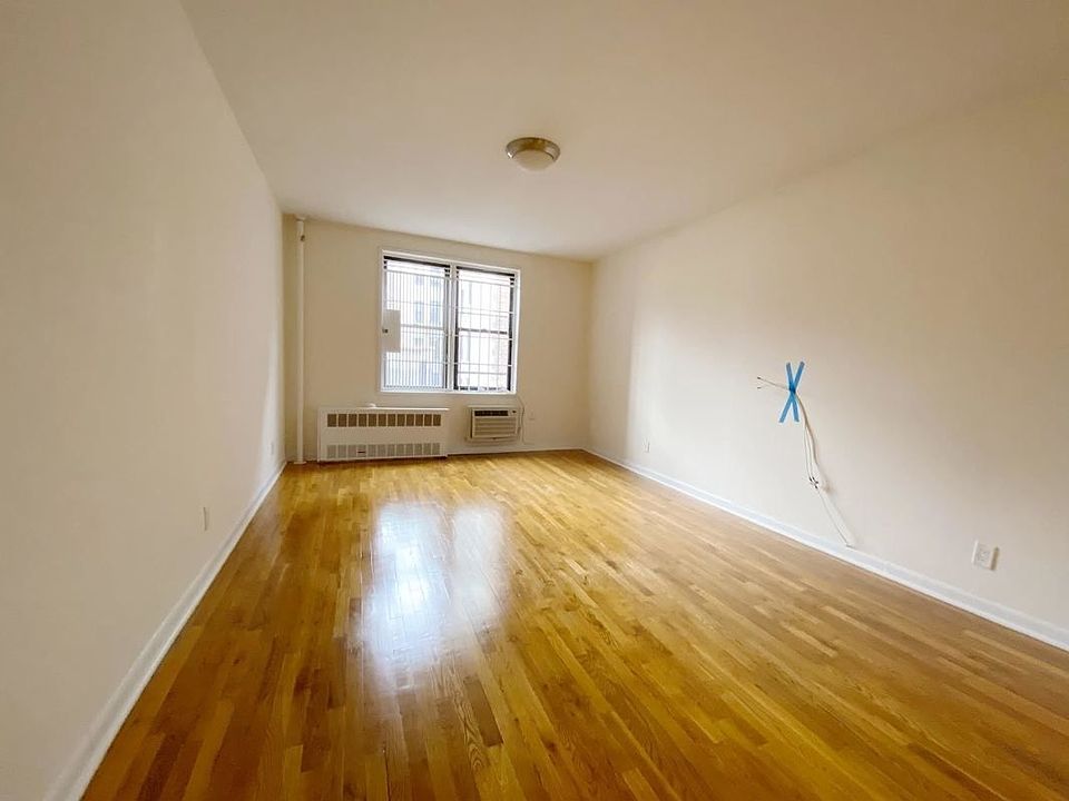1st image of 139 E 27th St APT 7D