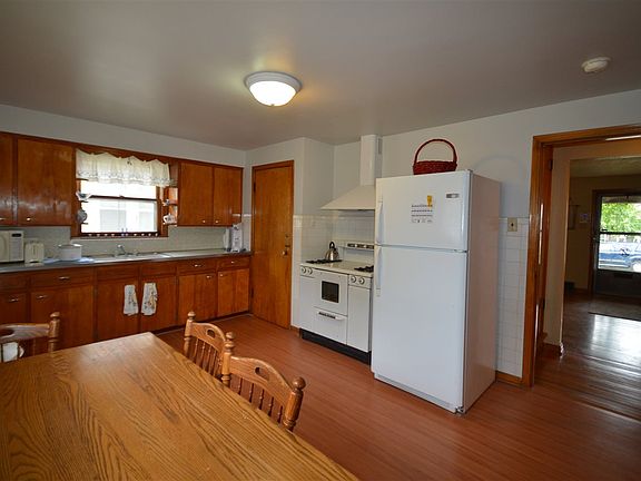 5th image of 424 Camden St