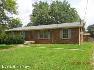 393 Elaine Dr, Clarksville, TN 37042