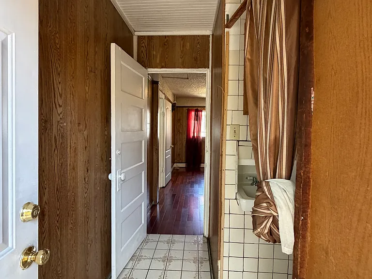 114 S Fresno St — Photo 50