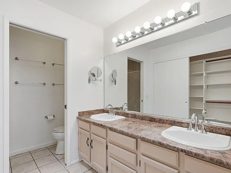 5565 N Sapphire Dr — Photo 5