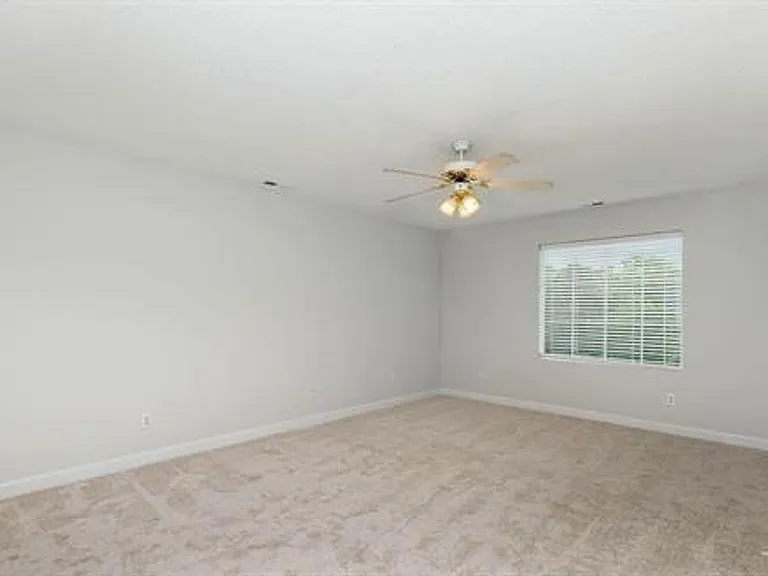 113 Ashton Ln — Photo 10