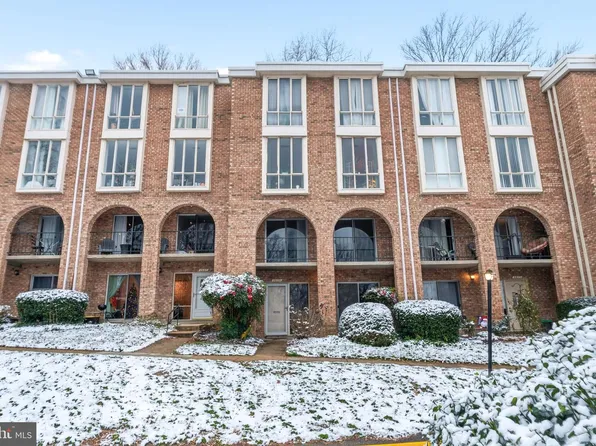 2609 Wagon Dr #354, Alexandria, VA 22303