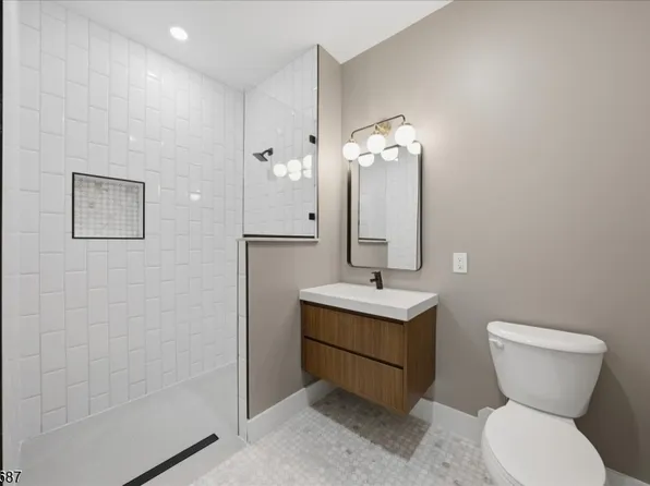 21 Lincoln Park #LL2, Newark City, NJ 07102