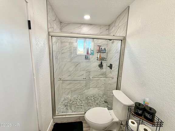 4th image of 1264 S Howard Dr
