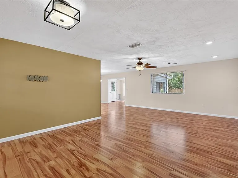 12 Dawson Dr — Photo 8