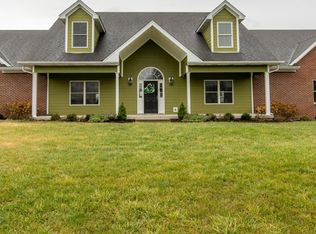 210 Colonial Dr, Versailles, KY 40383