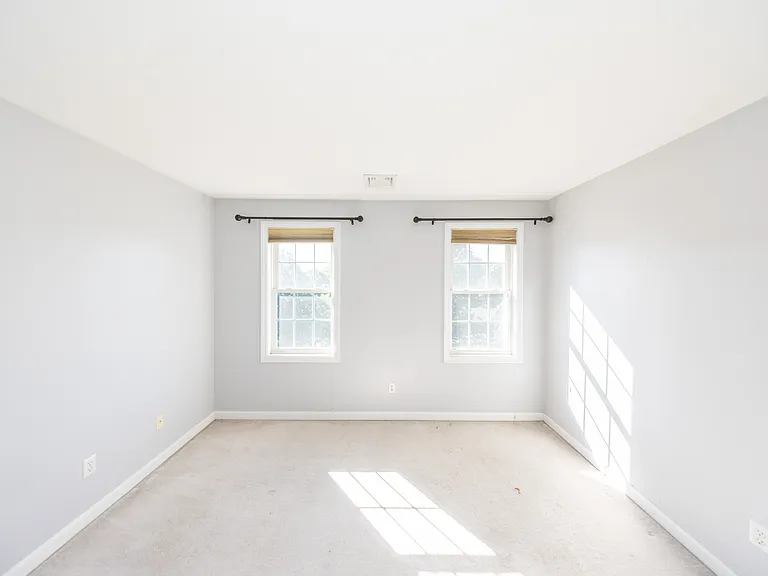 469 Walnut St — Photo 1