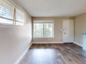7 Merrydale Rd