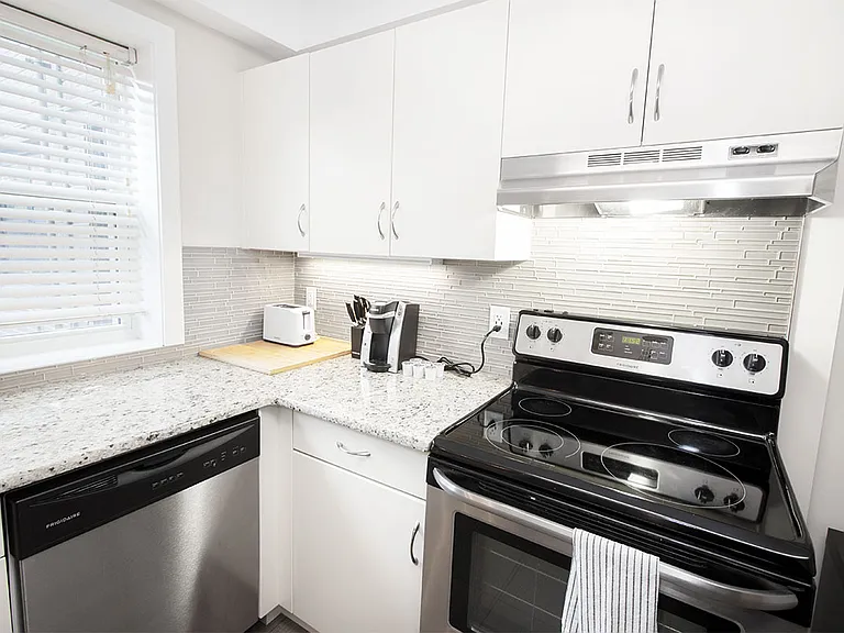 700 Corydon Ave #A — Photo 8