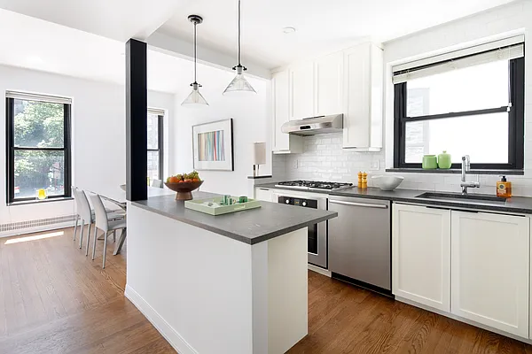 Sold by Sotheby's International Realty | media 3