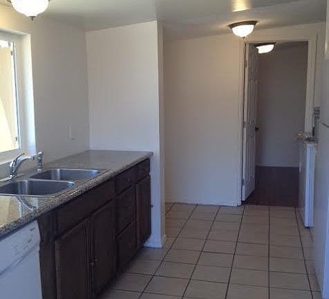 4th image of 3714 E Ellington Pl