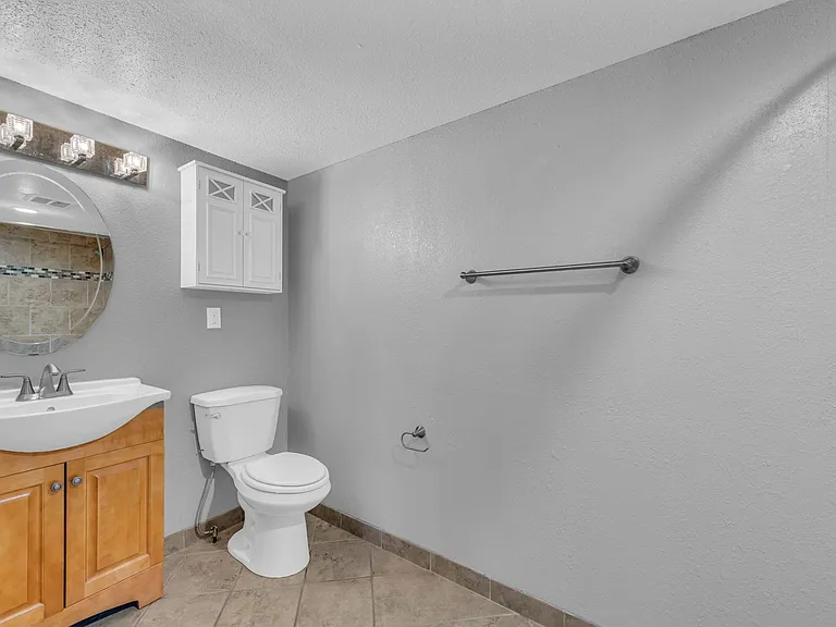4226 Locust St — Photo 33