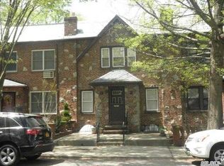 2958 168th St, Flushing, NY 11358